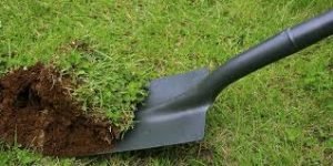 garden shovel- Best gardening tools